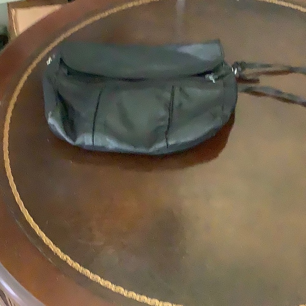 2/$10 🌼 Black handbags